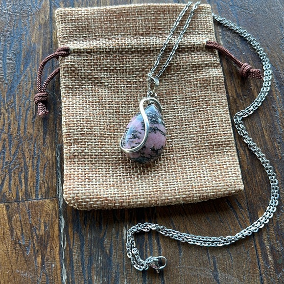 Brand New Rhodonite Pendant with Stainless steel Chain Rhodochrosite Necklace - Picture 2 of 3